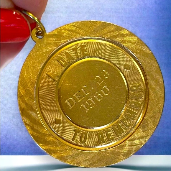 Vintage 1960'S 14k Yellow Gold Custom Large DATE TO REMEMBER Charm Disc Pendant!